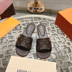 Louis Vuitton Slippers